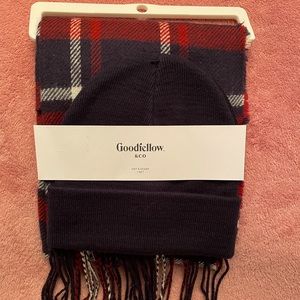 Goodfellow & Co hat & scarf set